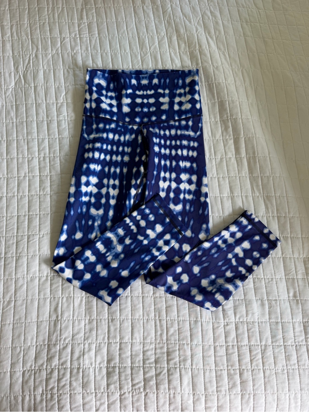 DYI Blue & White Tie-Dye Leggings